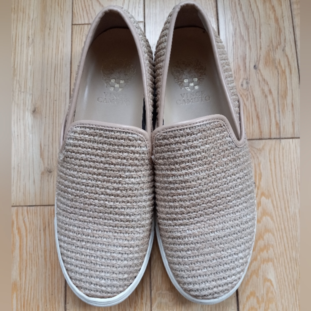 VINCE CAMUTO Aljetti Slip on Sneakers